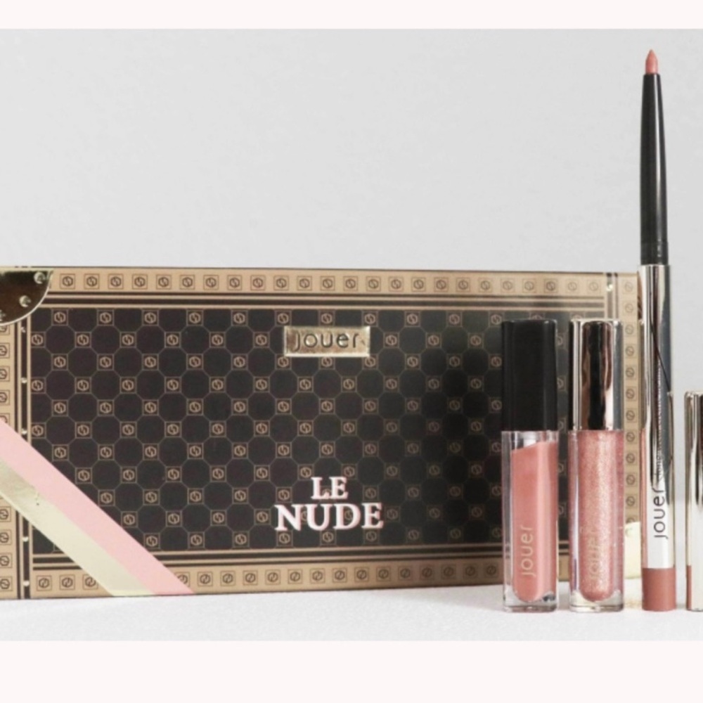 New!!!  Jouer Le Nude lip kit gloss and lip liner